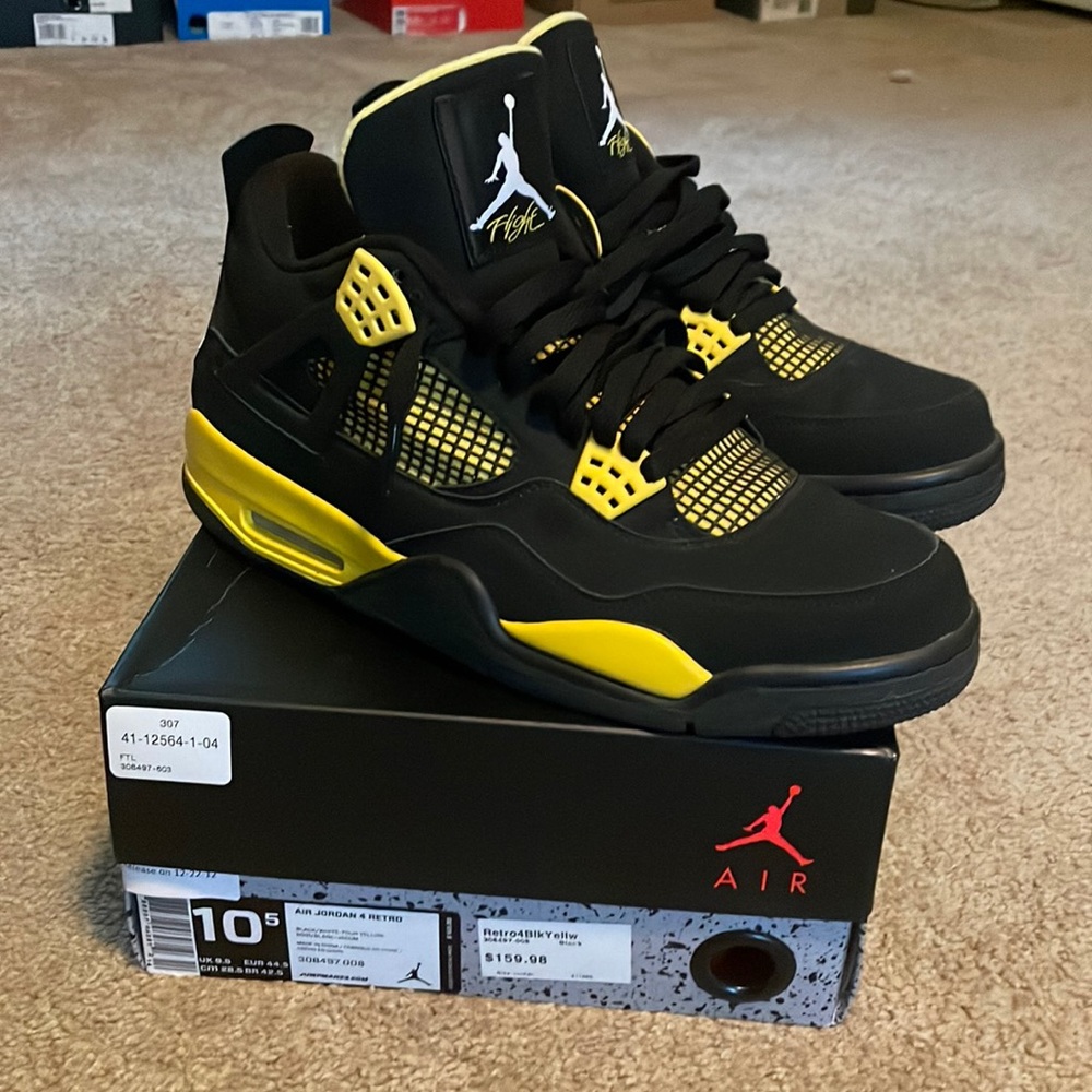 Jordan 4 thunder